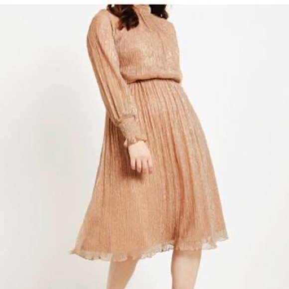 GOLD SHIMMER DRESS SIZE 18 - Picture 1 of 7